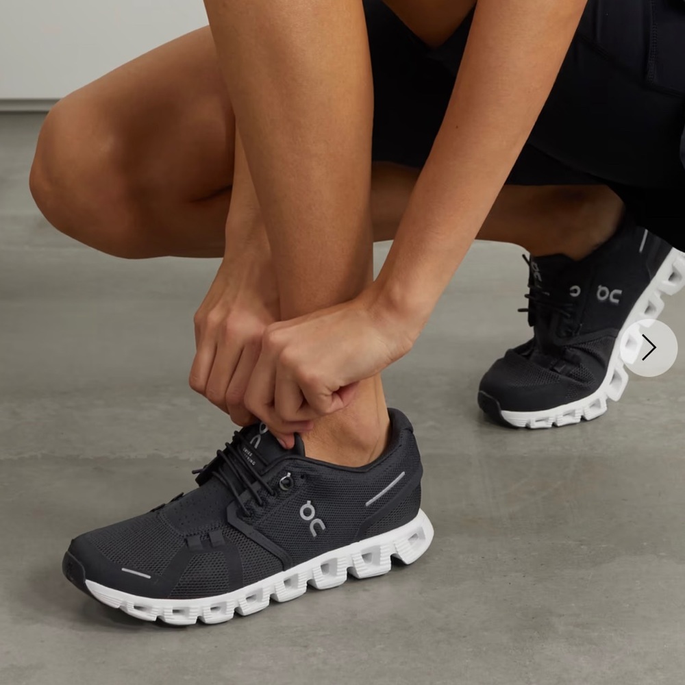 On Running Cloud 5 mesh sneakers